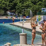 Pet Friendly In Okrug Gornji Apartment Trogir
