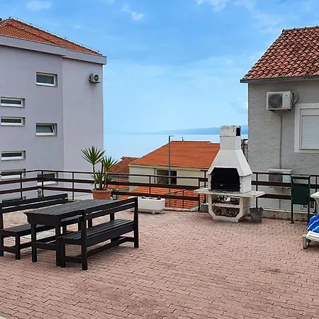 Pet Friendly In Okrug Gornji Apartment Trogir