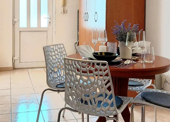 In Okrug Gornji 公寓 *